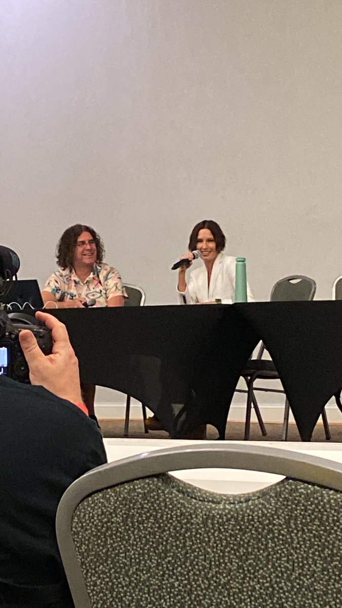 aneliese 💫 tweet media