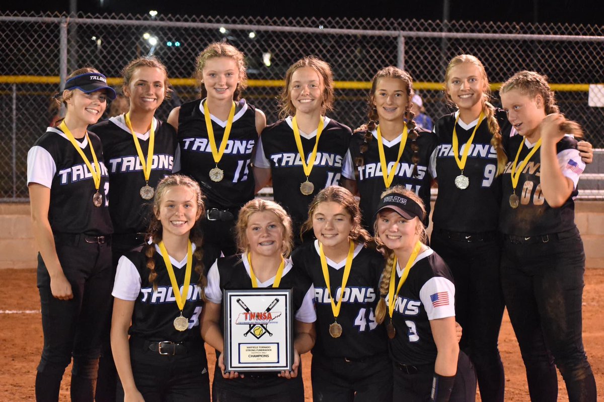 HaileeJones_15's tweet photo. 14u complete🖤💙 #bandofsisters @FastpitchTalons https://t.co/edOd5bNFUw