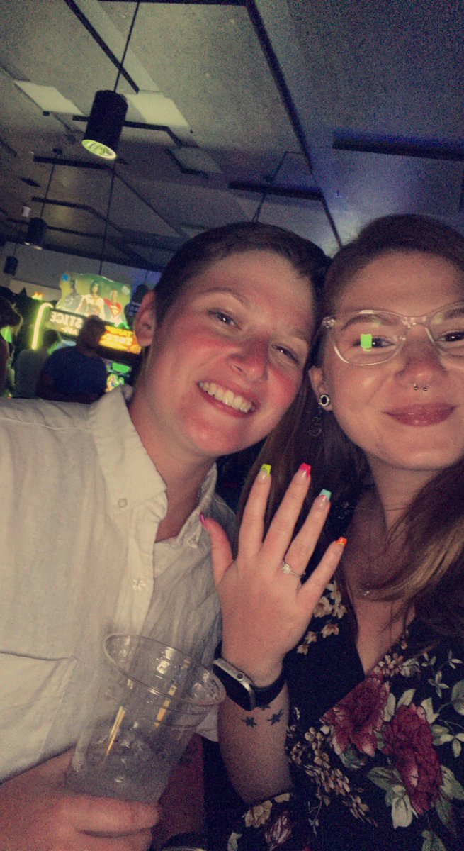 i’m engaged 🤩💍