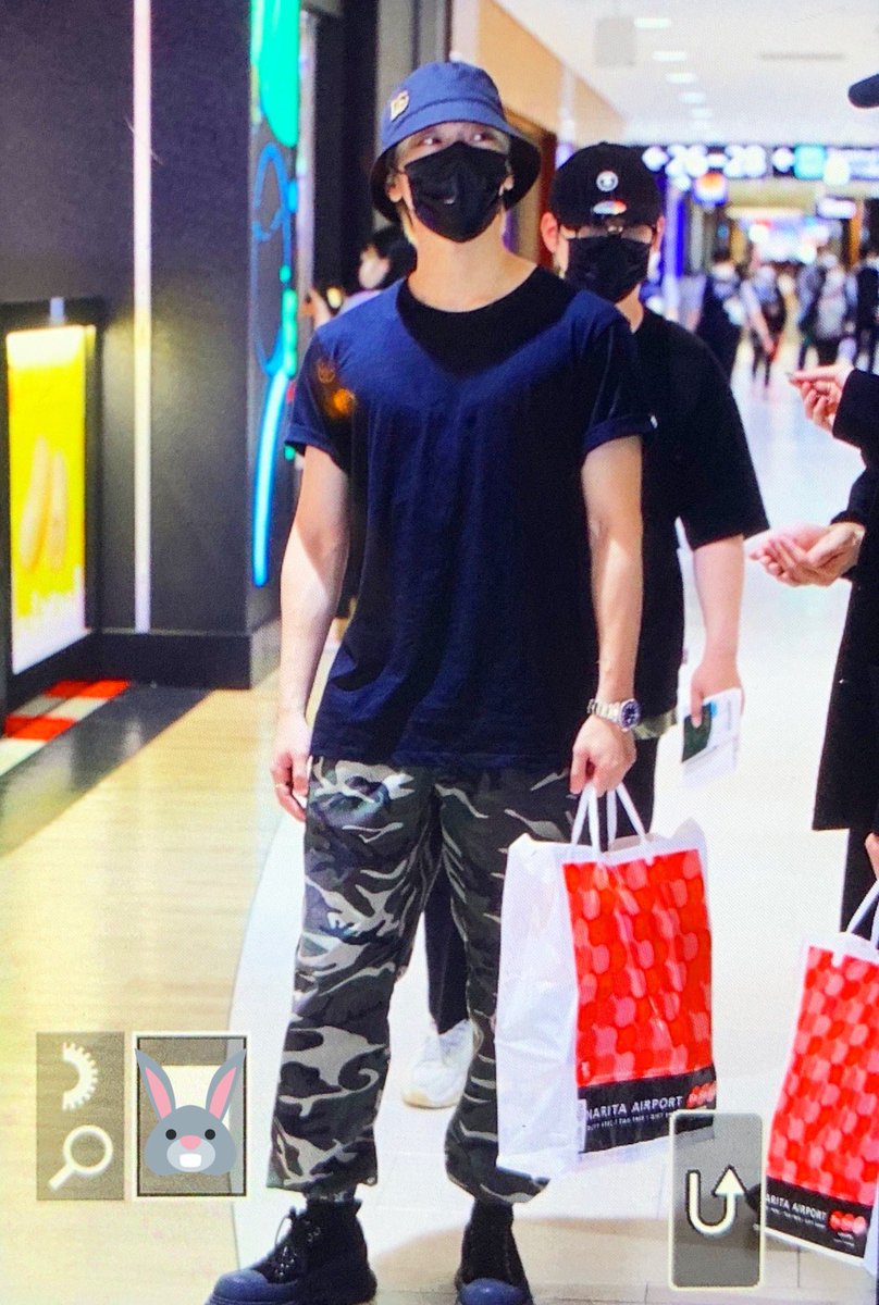 pyong710's tweet photo. 220719 로이스 오백개 사가는 중 ..
#ATEEZ #SAN #에이티즈 #산 #최산 https://t.co/idm1IAUgrv