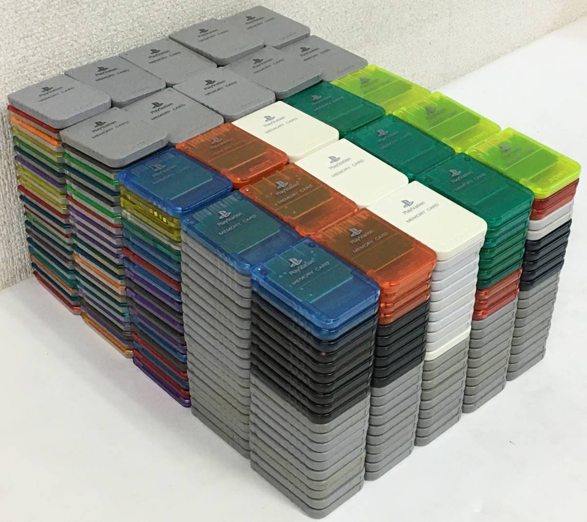 MADSVPERVILLAIN's tweet image. found this while browsing Japanese auction sites and i think you should all behold the memory card slab