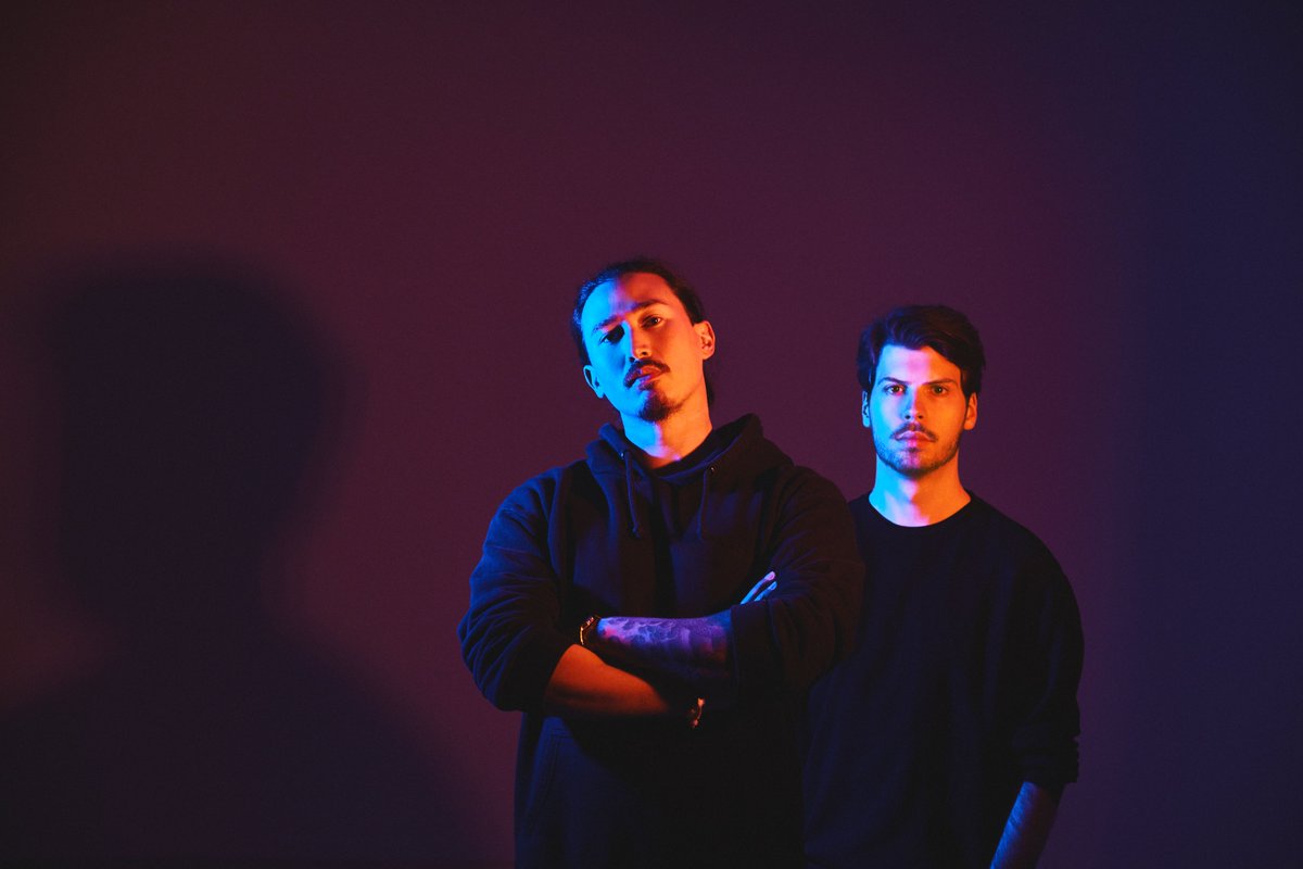 kill_strings's tweet image. BLACK GOLD 🖤 is coursing through your veins…
New single 5th of August!

Artwork by Antje Wissing
📷the lovely Julia Schwendner

Supported by Initiative Musik 

#killstrings #blackgold #limbo #alternativerock #newsingle #newmusic #spotify #applemusic #amazongmusic #deezer