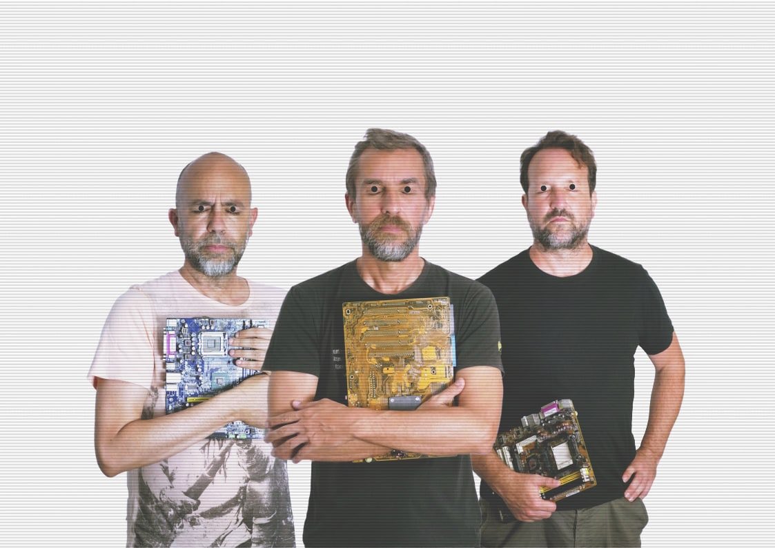 Os compis de @CostaEscura finalistas na sección de BSO do Festival de Cine de Almagro <a href="/AlmagroFilm/">Almagro International Film Festival AIFF</a> 
O 6 de agosto estarán poñendo música en directo a unha curta marabillosa. 
Sentimos moito orgullo 😍🖤