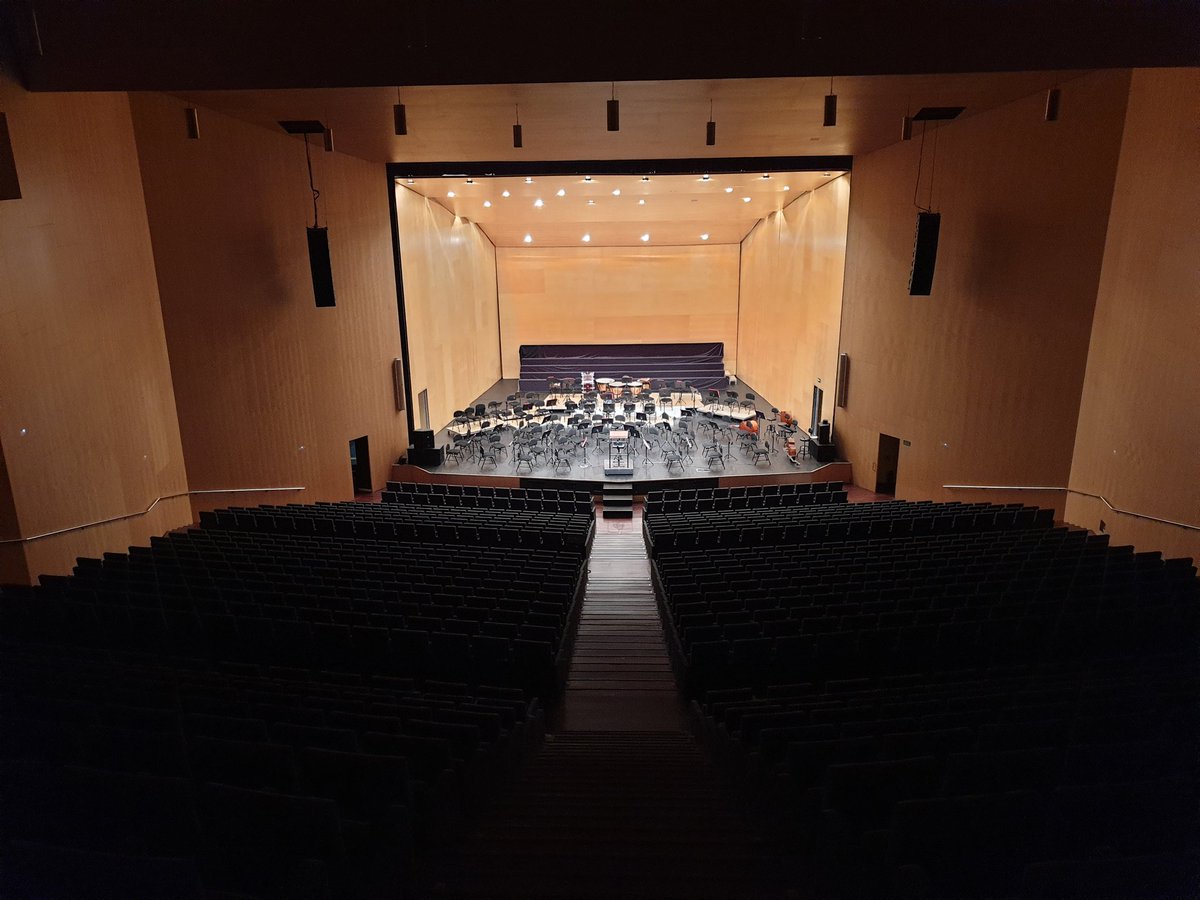 Todo preparado para el concierto de esta tarde!! Novena Sinfonía de Beethoven a las 20.30h en el <a href="/LIENZONORTE/">Lienzo Norte</a> 🎶🎶
No te quedes sin tu entrada!!🎫
lienzonorte.es/orquesta-sinfo…