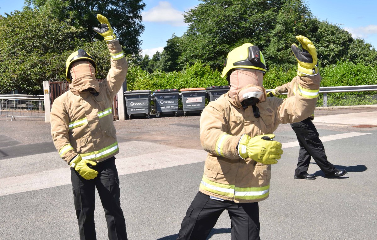 WYFRS's tweet image. We promise we aren&apos;t teaching our Firefighters the Tango 💃🤫

Our Firefighters are wearing blacked out masks, simulating a smoke filled room! 💨

#TrainingExercise