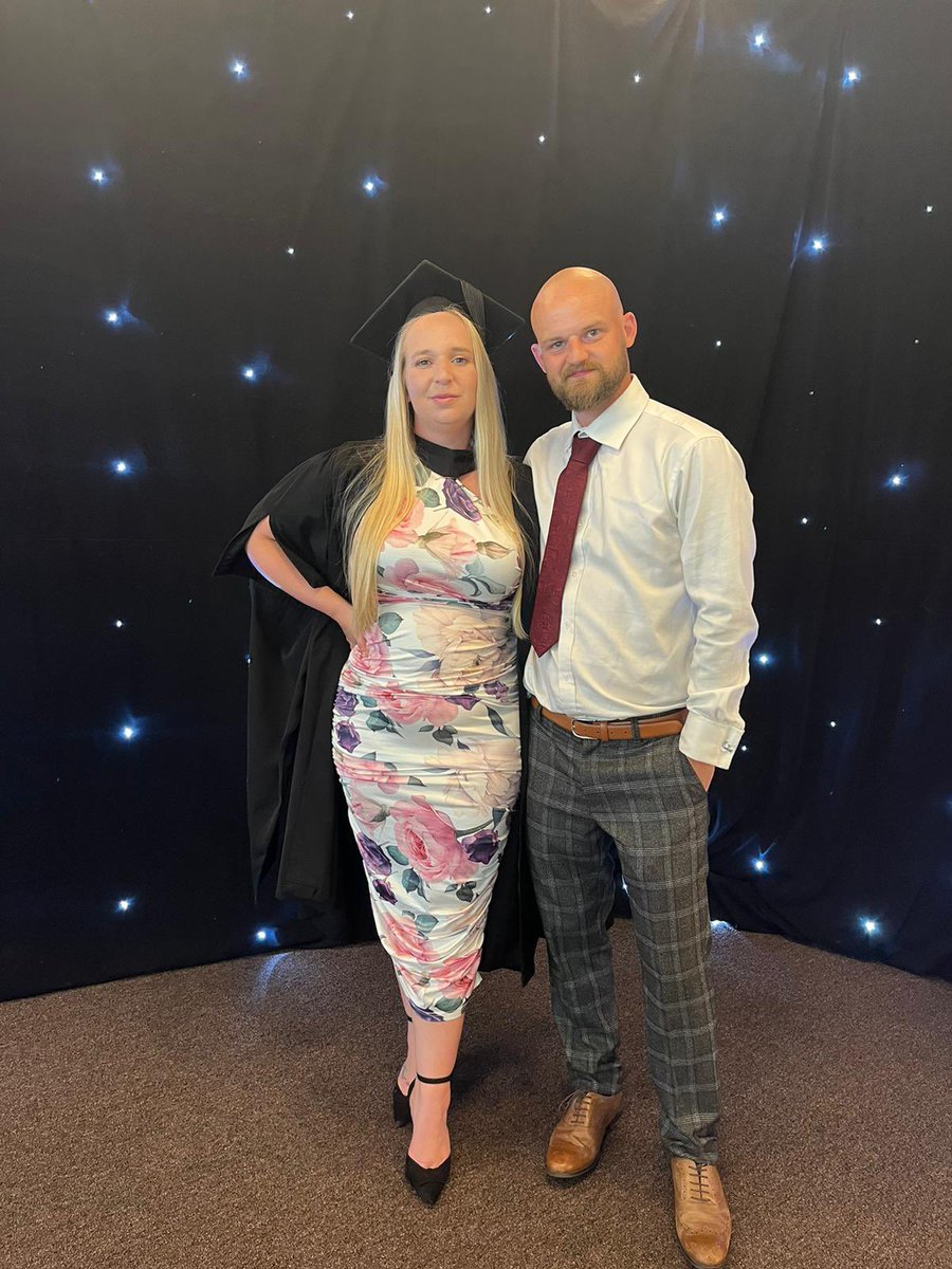 StephFish03's tweet photo. Finally graduated from @UniofBradford! Lovely day spent with family! #CriminalJustice #probationofficer https://t.co/E2FCQQwrSV