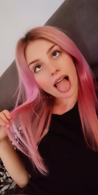 Loved my pink hair, je fait rose encore? 🌹😍 #Aheago #ahegaolovers #cosplay #pinkhair https://t.co/et<a href="/tag/aheago"class="tags">#Aheago</a><a href="/tag/cosplay"class="tags"><span>#cosplay</span></a><a href="/tag/pinkhair"class="tags"><span>#pinkhair</span></a><a href="/tag/ahegaolovers"class="tags"><span>#ahegaolovers</span></a>