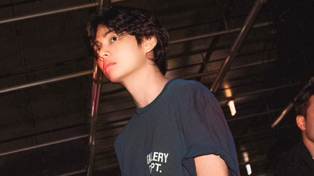 kkuktaes's tweet photo. taekook in jitb listening party (colorized) 💝 https://t.co/s6d5a7rMJF