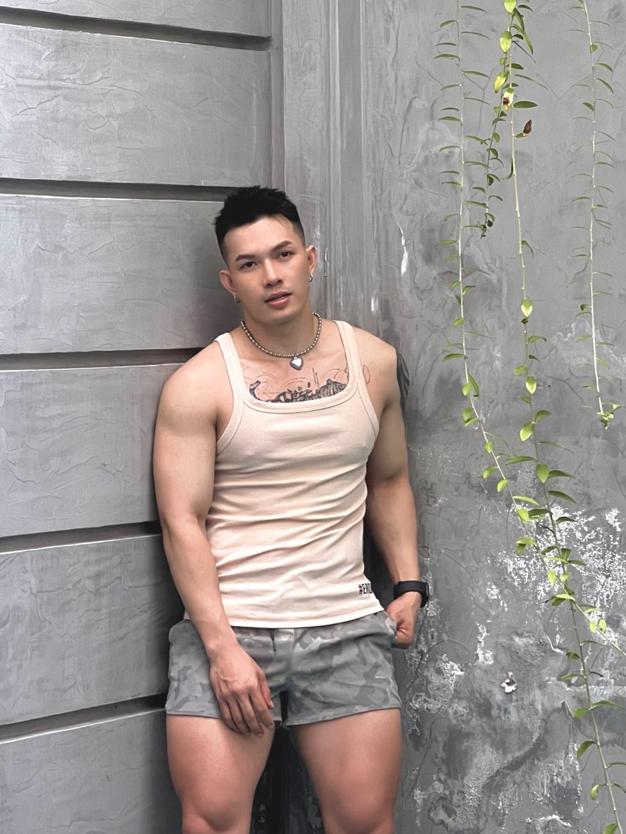 TTT09091990's tweet photo. #erosmenswear https://t.co/HmXlFel5Ga