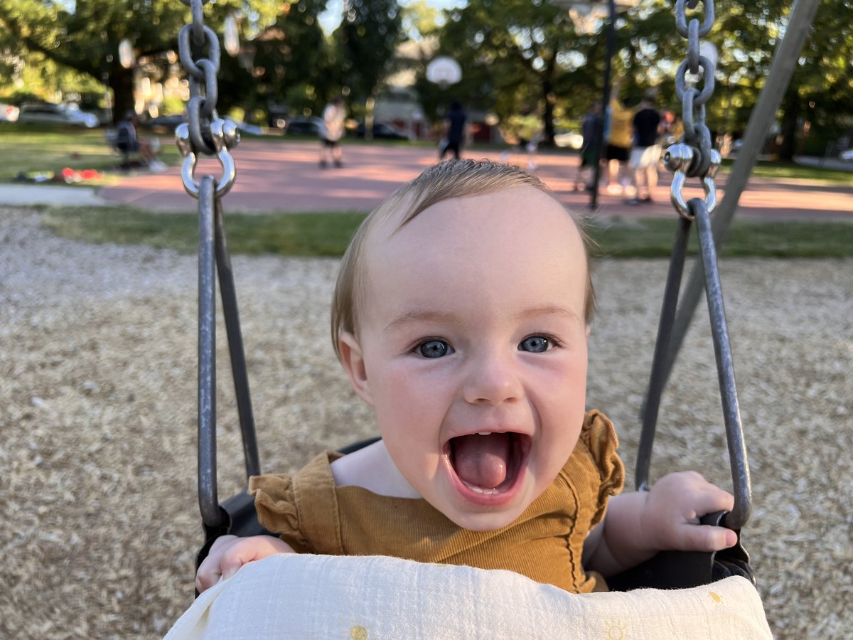husjoshua's tweet photo. So happy when she’s swinging #Synnova https://t.co/W4sGAUq4Mk