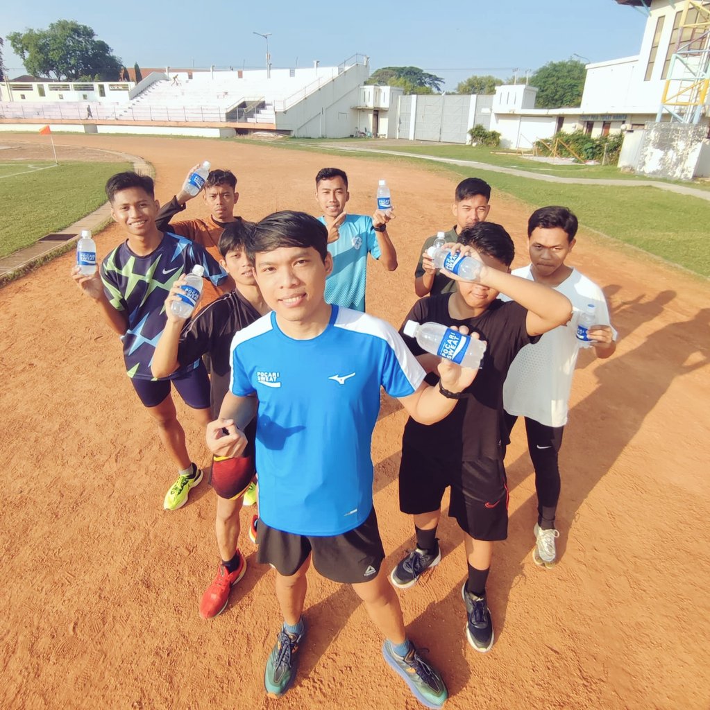 Terimakasih interval pagi ini gaais
19.07.2022
Masih dalam rangkaian <a href="/AERUNMadiun/">Indorunners Madiun</a> X <a href="/PocariSportID/">POCARI SPORT ID</a> 🙋🙋🙋
Jangan lupa hidrasi ya gais.. <a href="/pocariID/">Pocari Sweat</a>