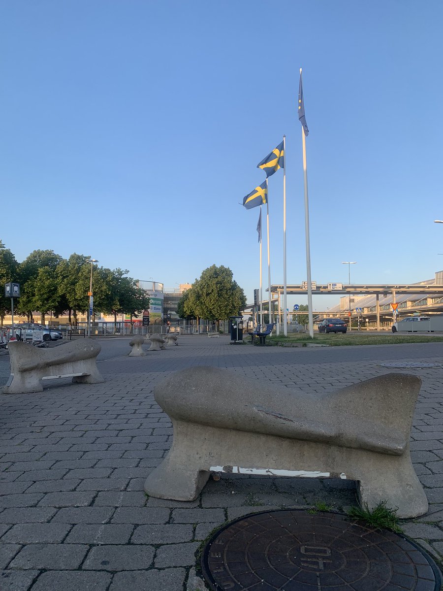janepottie's tweet photo. Hey @WorldBollard - We’re stranded in the land of beautiful people, great singers and cute bollards… 

Any help spreading word to get a squad of @scottish_o’s junior athletes in Gothenburg home to Edinburgh after a cancelled @Ryanair @askryanair @RyanairPress flight would be 👍🏻 https://t.co/liauo7vlkK