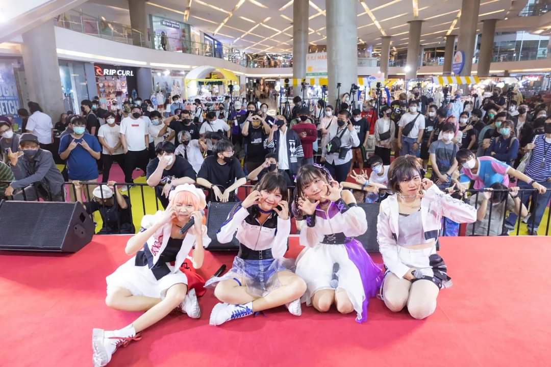 IdolMayday's tweet photo. สำหรับงาน Aidoru Matsuri  ที่ผ่านมาพวกเราขอขอบคุณทุกคน ไม่ว่าจะเป็นทีมผู้จัด🤍 สถานที่ 🤍 และที่ขาดไม่ได้คือพวกคุณทุกคนที่มอบพลังใจให้กับพวกเรามาตลอด

พวกเราหวังว่าทุกคนจะสนุกไปกับเราเหมือนกันนะคะ แล้วมาเจอกันใหม่น้าาา

#MAYDAYIDOL 
#aidorumatsuri https://t.co/GWWFTwwKox