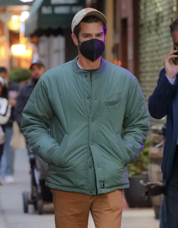 eunoia808's tweet photo. you forgot the green puffer😩😩 https://t.co/DYPGN6C2yP