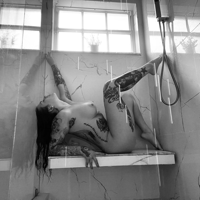 Tianna ✨’s pics and videos