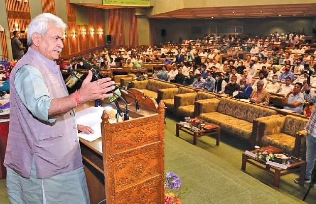 Aaishakha786's tweet photo. Govt is focussing on higher investment in agro-based industries.
#BajwaHasToGo
#sofia9_official
#influencer
#KarachiRains
#abbtumgaye https://t.co/ZcoPsJZlqE