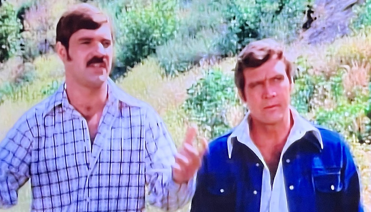 ironingman17's tweet photo. @Super70sSports Maybe Steve Austin was throwing to Csonka…? https://t.co/8XMy8ysbLA