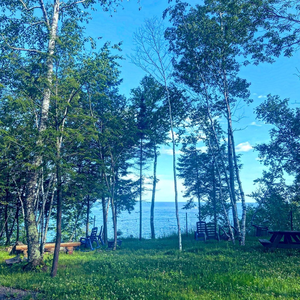 Inthewoods2014's tweet photo. When a place calms your mind and soul. @LakeSuperior #thebiglake #thankfulforthis https://t.co/JUnkkAG7bC