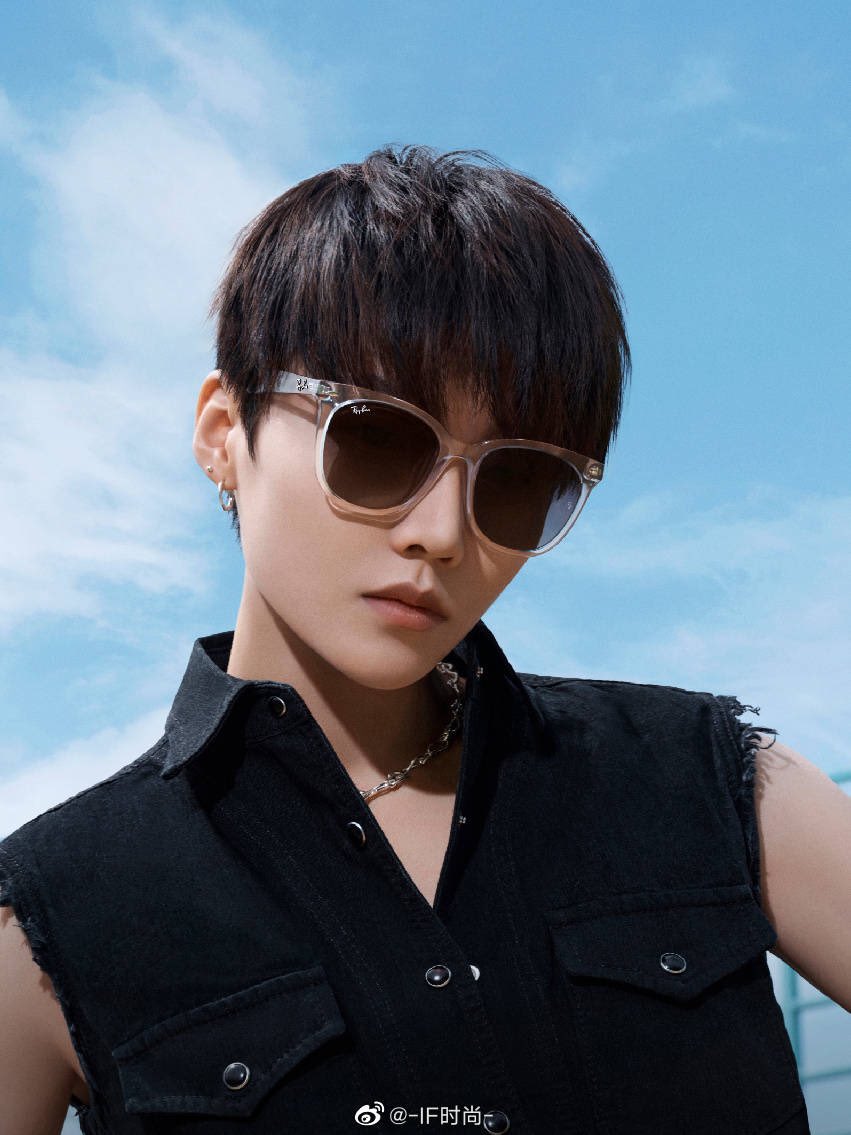 lyxsource's tweet photo. pictures of ray-ban's greater china region brand spokeperson liu yuxin!

— #LiuYuxin ♡ #刘雨昕 https://t.co/lSlqFONh3y