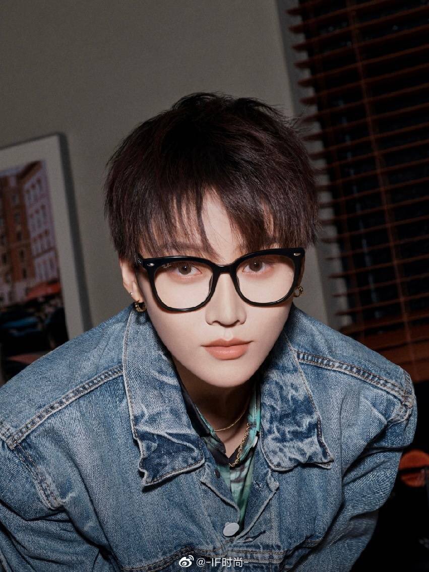 lyxsource's tweet photo. pictures of ray-ban's greater china region brand spokeperson liu yuxin!

— #LiuYuxin ♡ #刘雨昕 https://t.co/lSlqFONh3y