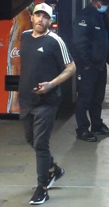 Do you recognise this man?

He was at the scene of the alleged murder of a 24-year-old man at Fortitude Valley, and police would like to speak to him as part of the investigation.

🔗 mypolice.page.link/6vt7
