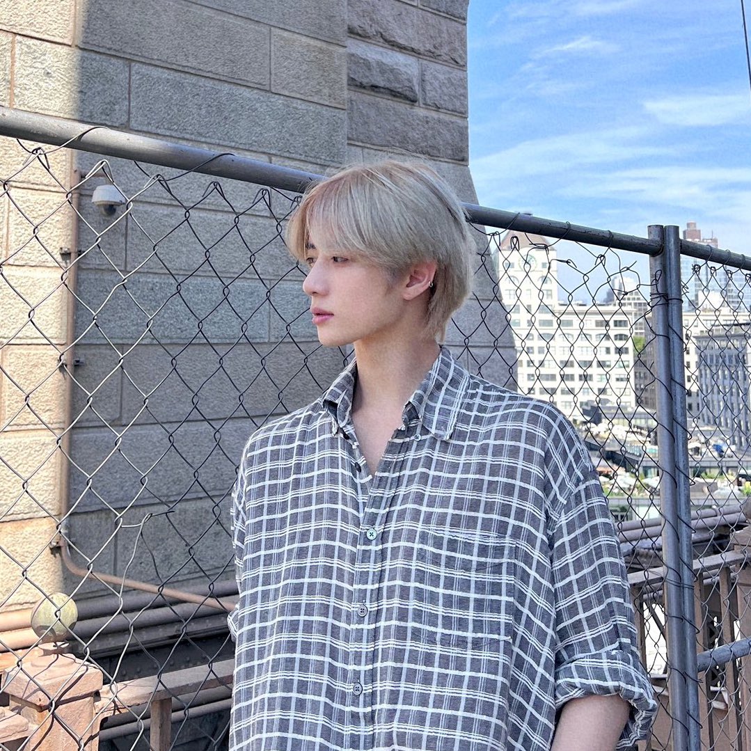 bomtoli's tweet photo. 🧸: same person ~ https://t.co/xwuRvIm8vl