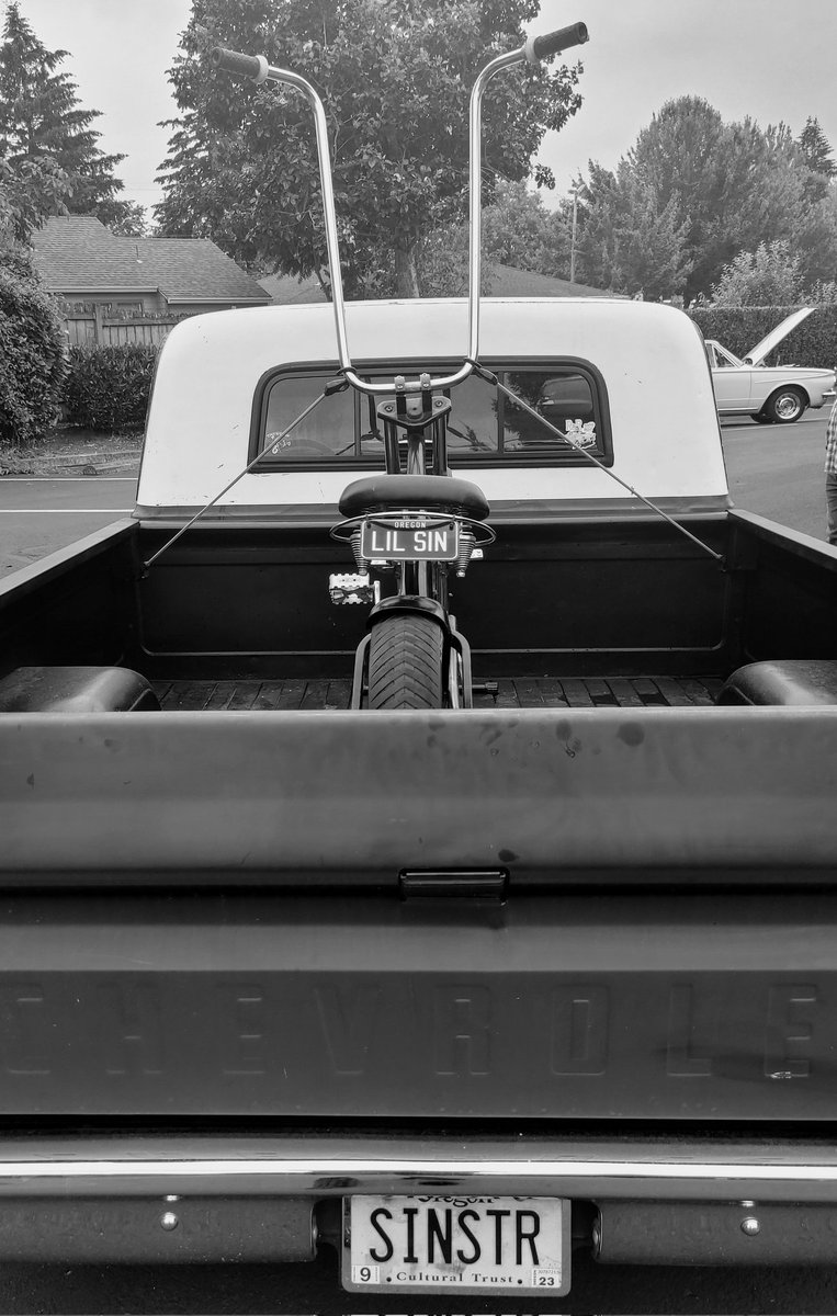 RobtheToonMan's tweet photo. #chopper #schwinnchopper #schwinnbicycle
#schwinn #lowriderbicycle
#lowrider #hardtail
#robsrodshop
#sasquatchartworks #sinister #lilsin #robthetoonman #67chevy #67chevypickup #67chevytruck #fleetside #shortbed #chevytruck #chevypickup #c10 #chevyc10
#hotrod #carshow #hotrod https://t.co/MZKCqzzZKz