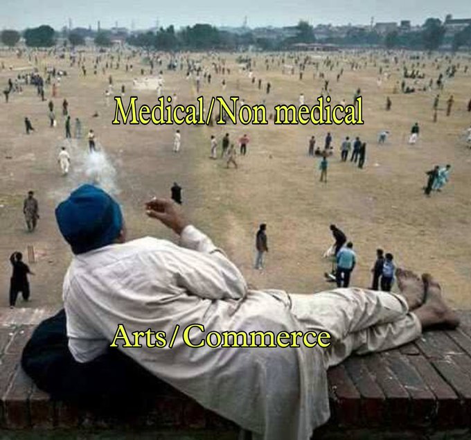 Lovepre71209044's tweet photo. Meanwhile commerce/Arts student watching conflict between science students &amp; government: 
#NEET #JEEAspirantsFutureMatters #jeru https://t.co/WMswl0nZ1E