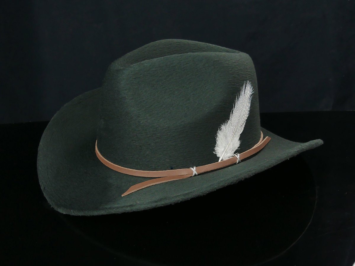 peterleatherpe1's tweet photo. Thanks for the kind words! ★★★★★ "simple and elegant, easy to adjust and stays snug!" Stacey S. https://t.co/f26Cmrdizl #etsy #brown #westerncowboy #cowboyhatband #hatbandswomen #customhatband #leatherhatband #westernhatband #hataccessories #hatbands https://t.co/EBpDUABinn