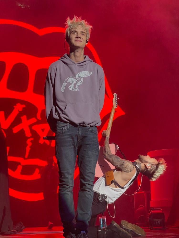 comfortjxdn's tweet image. hello jxdn stans!! i hope this account brings you comfort & just a reminder that he loves you all 🤍🫂