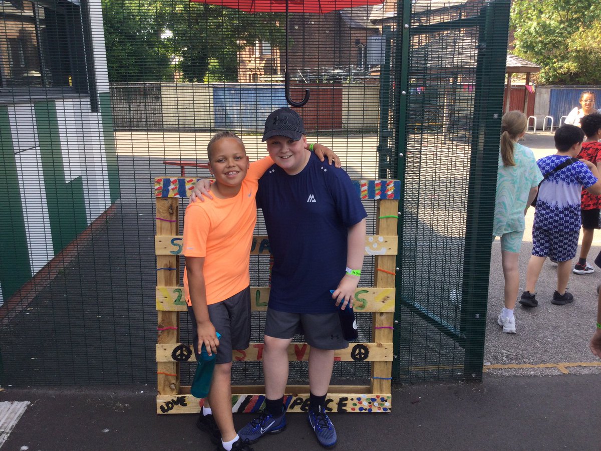 StOswaldsPriLiv's tweet photo. Y6 Leavers Festival - let the fun begin! https://t.co/LIdmJfrPLk