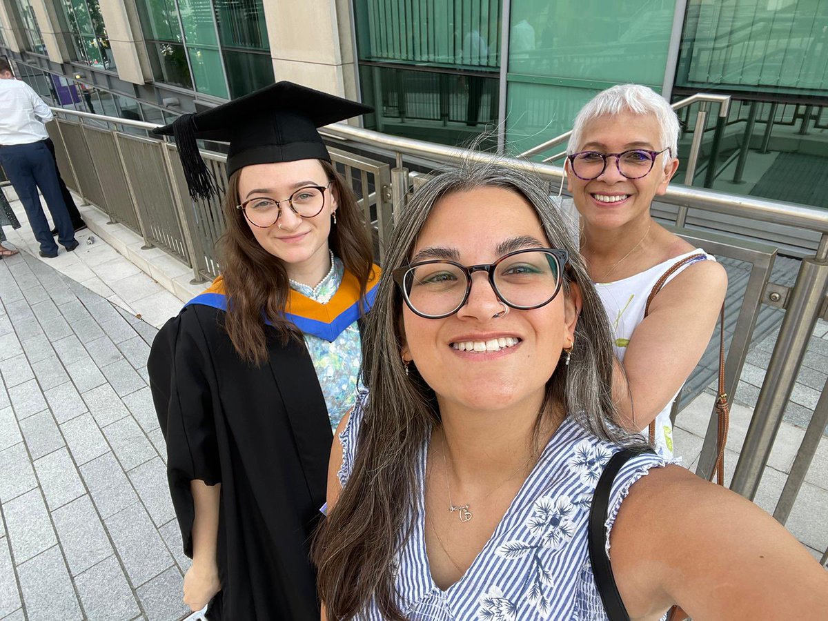 KimLeeOwn's tweet image. #LeedsBeckettGrads