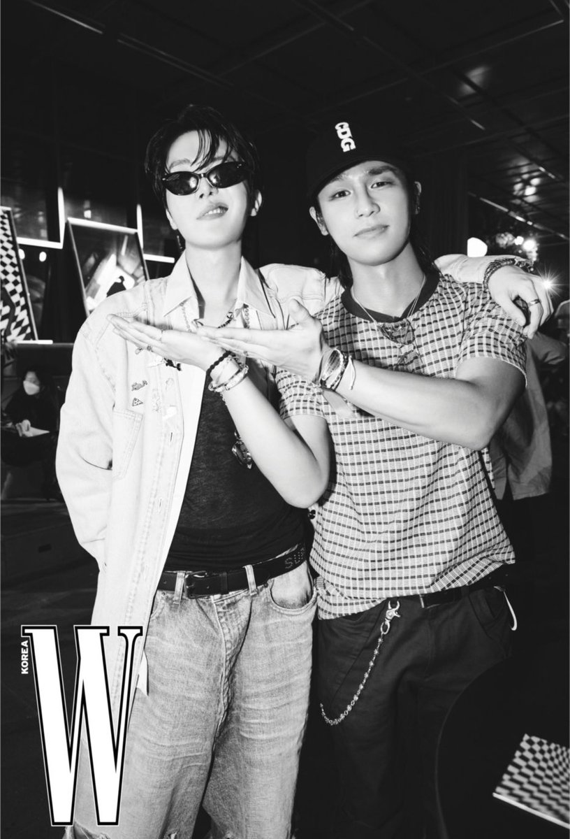 hourlyminsik's tweet photo. Minsik and J-Hope ! https://t.co/mFQqR4bPzV
