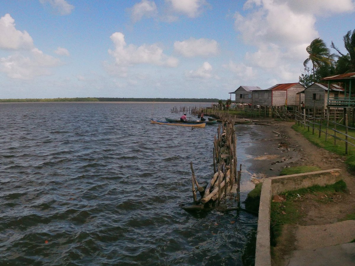 Pillandia's tweet photo. Cabo Gracias a Dios, April 2020. Views from Honduras towards Nicaragua, across the last metres of the Rio Coco, before flowing into the Caribbean Sea.
Location: 15°00'01.3"N 83°08'17.9"W.
https://t.co/Y5n6RtI7hW
🇭🇳 #Honduras #Frontera #Border
🇳🇮 #Nicaragua #RioCoco #Caribe https://t.co/xbNsMqZU2S