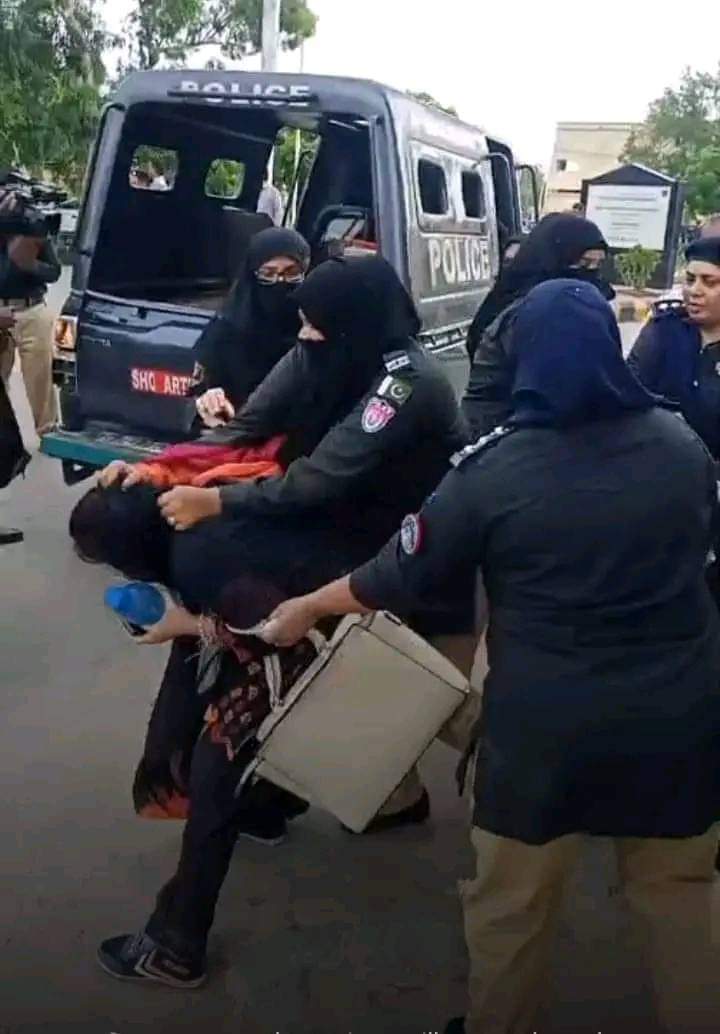 SayedZzeeshan's tweet photo. This is how you treat a teacher? A lady teacher was brutally beaten by police Such a shame for #SindhGovt This is your duty to listen them and solve the issues they face #DoYourJob #RegularizeIbaJESTsECTs2018 #RegularizeJestEctSindh @BBhuttoZardari @MuradAliShahPPP @sardarshah1 https://t.co/v96MvJ8VlL