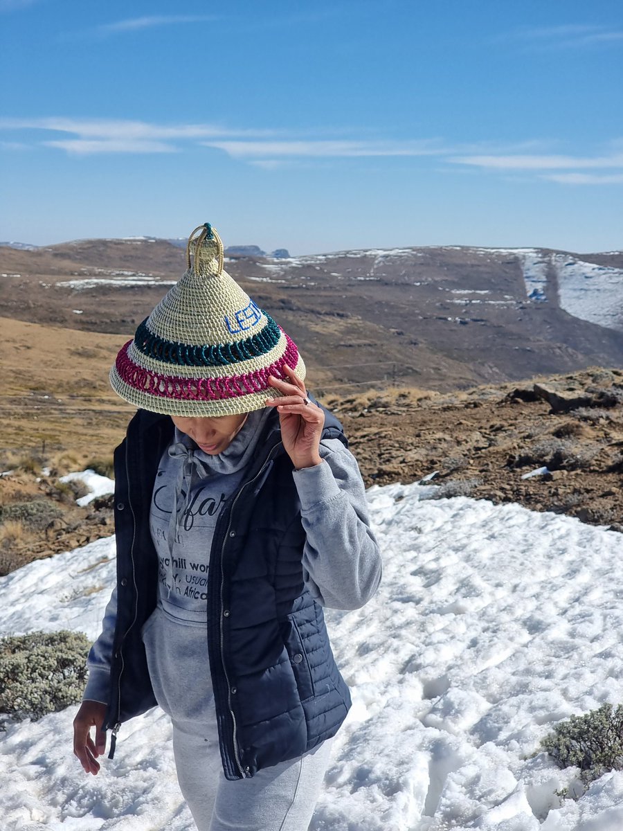 Boipelo_Travels's tweet photo. My 1st snow experience at Afriski, even got to build a snow man ☃️ 

#BoipeloTravelsLesotho
#Afriski https://t.co/45DtaRCiK5