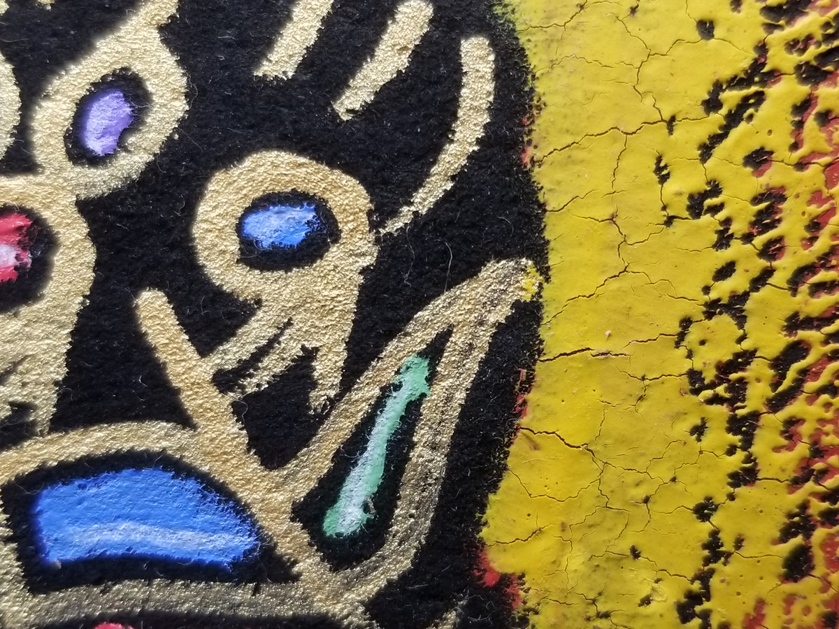 ideabrush's tweet photo. But when you zoom in, you see the physical painting is 'infinitely zoomable', while the printed image degrades in fidelity. (2/3) https://t.co/XZdqAYZS8Y