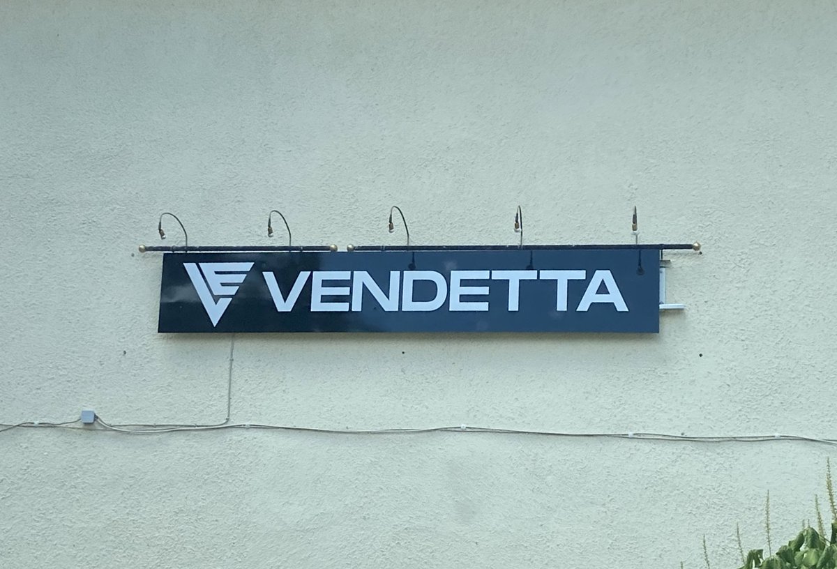 vE_Legacy's tweet photo. hier auch nochmal ein paar Eindrücke der Vendetta Bar für euch 😍

Falls ihr mal Lust habt zu den besten Preisen einen geilen Abend zu verbringen dann kommt ruhig mal vorbei 🔥

Bayreuther Str. 51
95469 Speichersdorf https://t.co/2SBL33BZfe