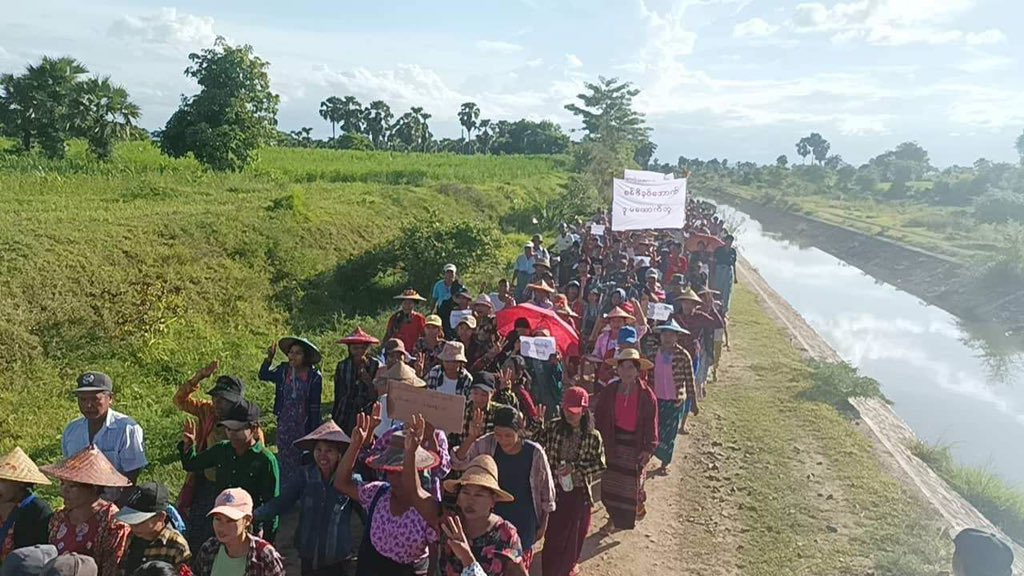TTFR__Myanmar's tweet photo. Joint forces of pro-democracy villagers of several villages from northern Salingyi township and eastern Yinmarbin township staged a strike against military dictatorship.  MYANMAR MARTYRS’ DAY #2022July19Coup #HonorTheFallenHeroes #WhatsHappeningInMyanmar https://t.co/OqkIBI6QDw