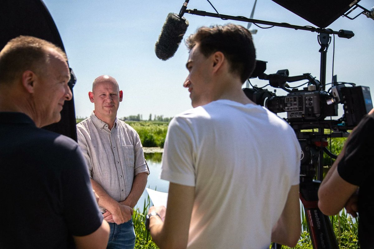 CO2 besparen door slim peilbeheer met behulp van ☀️ zonne- en 💨 windenergie.

Rijnland werkt samen met HVC om op een zo duurzaam mogelijke manier haar pompen en gemalen te gebruiken. Met veel plezier deze projectfilm mogen produceren.

Bekijk film: youtube.com/watch?v=ss2EPR…