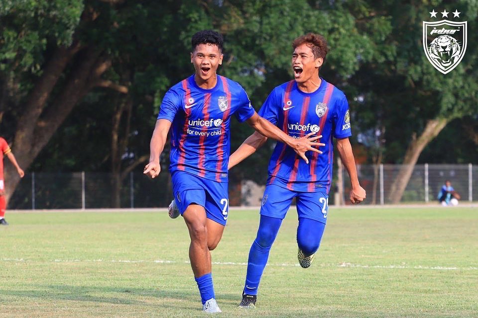 amrlashrfq9's tweet photo. ❤️💙 https://t.co/4sIRk5sNjN