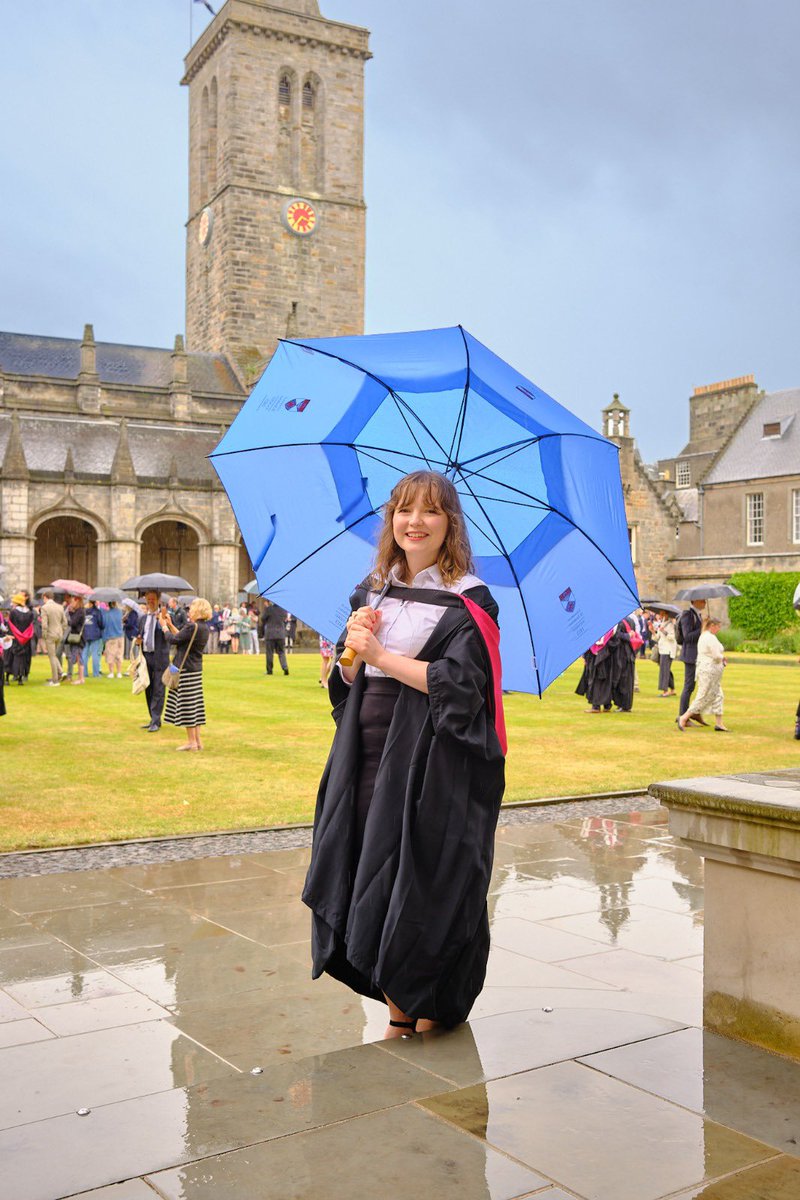 eBibliognost's tweet photo. @AnnaRose_H #2021graduation at @univofstandrews in June 2022. The perfect day. https://t.co/6rOkpgjyc9