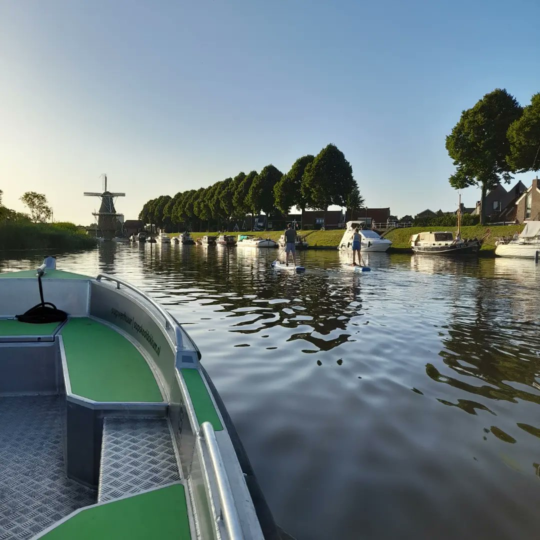 Gisteravond heerlijk varen door  #Dokkum met <a href="/GreenjoyNL/">Greenjoy</a> Genieten met liefste <a href="/marcstallinga/">Marc Stallinga</a>