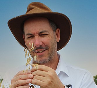 Don't miss <a href="/CSIRO/">CSIRO</a> scientists at the Wheat Breeding Assembly 28-31 Aug Narrabri <a href="/JessHyles/">Jess Hyles</a> <a href="/ferdreccer/">Fernanda Dreccer</a> <a href="/PeriyannanSam/">Sam Periyannan</a> @TrevaskisB shown below + Jia Liu Zhi Zheng Brendan Boesen- genome 2 phenome, disease resistance, genomic prediction+ eventstudio.eventsair.com/wba-2022/ #FutureCrops #WBA2022