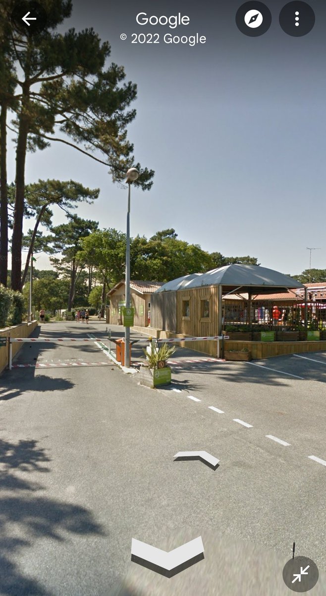 pylazy's tweet photo. @SeriesUpdateFR @sudouest Mauvaise photo (camping Tohapi, à côté), même si les Flots Bleus ont brûlé aussi. https://t.co/Q65g20zTZF
