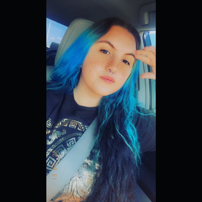 Tell me I&rsquo;m pretty 💙 https://t.co/C345xrAK0P<a href="/tag/newprofilepic"class="tags"><span>#newprofilepic</span></a>