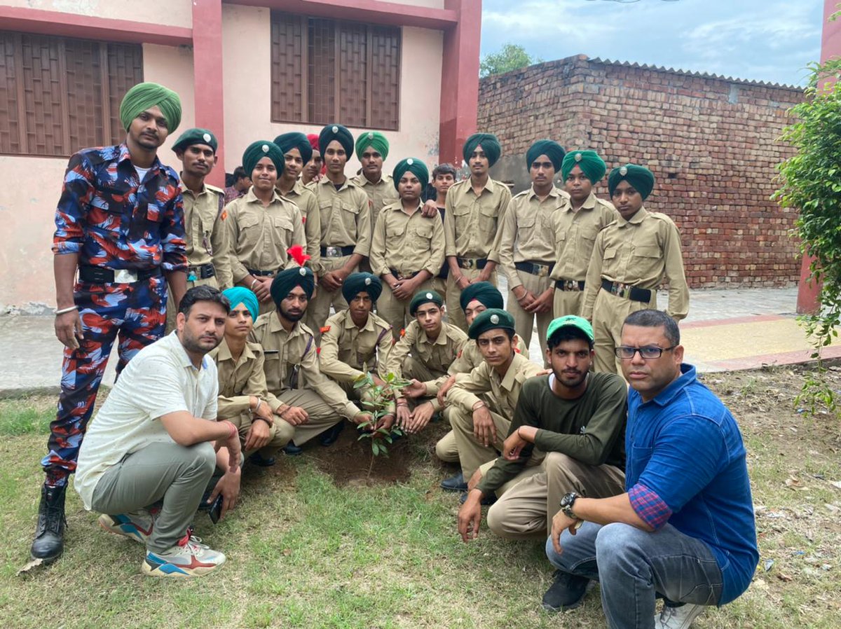 CPhhp's tweet photo. #NCCforEnvironment
Cdts of 1 Pb Bn NCC, AmritsarGp planted 75 saplings as part of tree plantation campaign during the Monsoons. @drajaykumar_ias @HQ_DG_NCC @prodefencechan1 @SpokespersonMoD https://t.co/O8QaEJOC6j