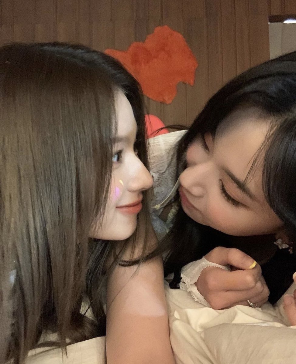 _shysana_'s tweet photo. 2人とも可愛すぎ…地球割れる😭 https://t.co/QJkjX1R4R5