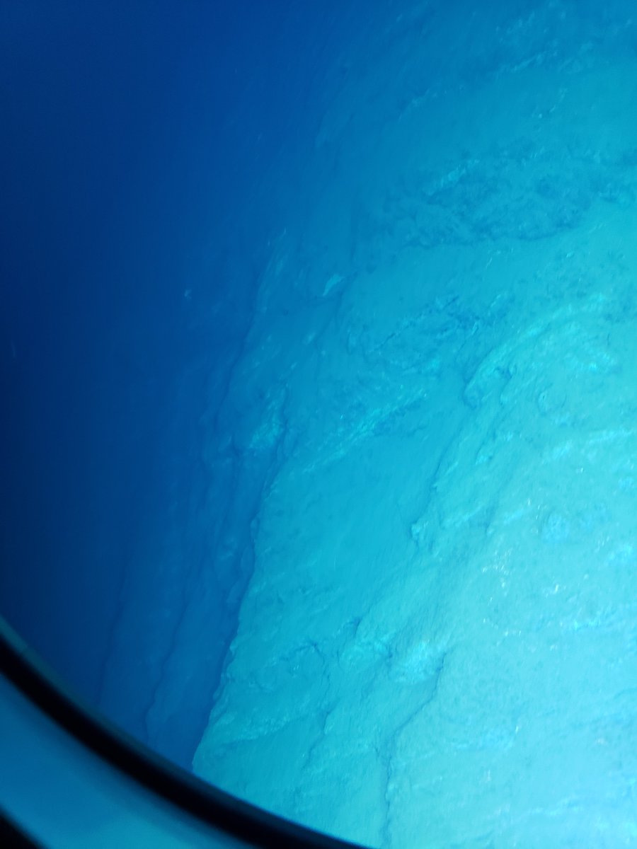 Victor Vescovo tweet media