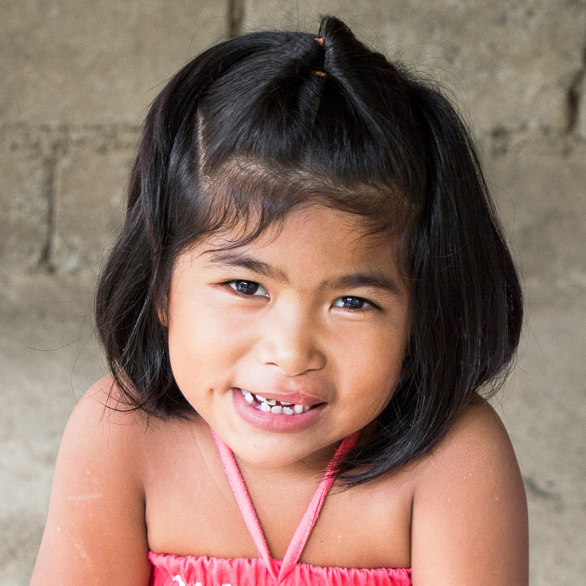 OpSmileIrl's tweet photo. Marie was 6 years old when she got her brand new smile. She'd faced cruel taunts &amp; bullying all her life, but her chance for a brighter future came via an #OperationSmile surgical programme in the Philippines. Now she has friends &amp; a happy school life! 🥰 #SharingSmiles https://t.co/wANd6WGa7B
